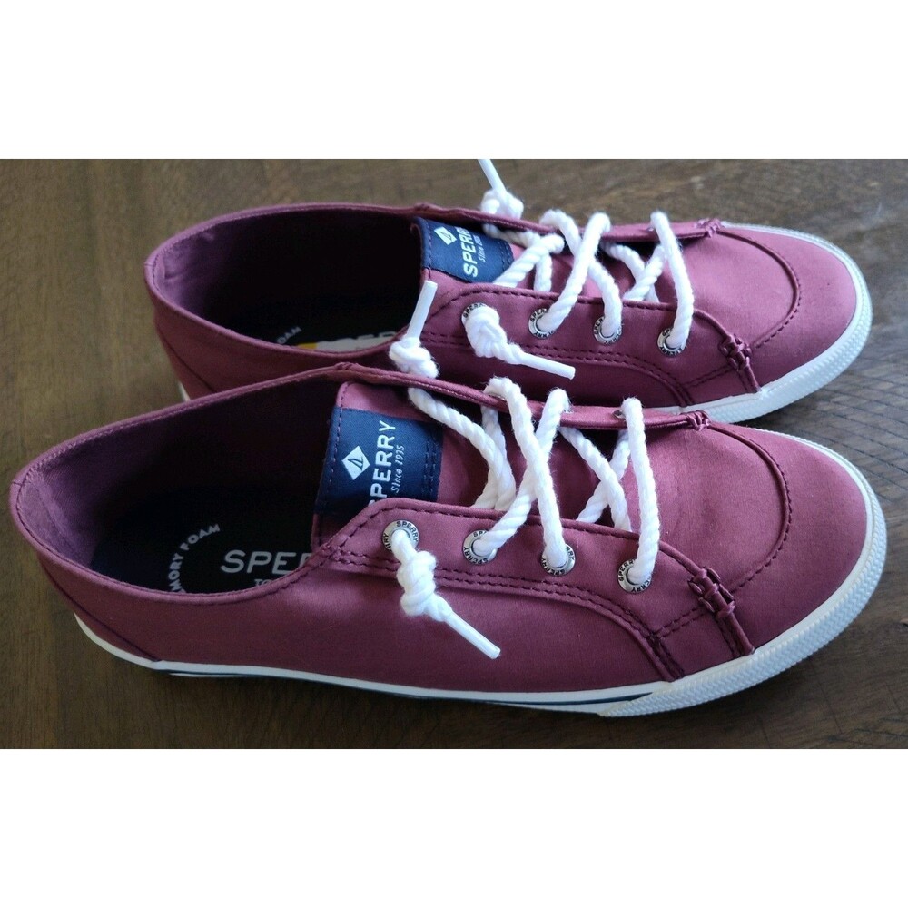 Sperry Top Sider Women’s Crest Vibe burgundy Fashion Sneaker Size 5.5